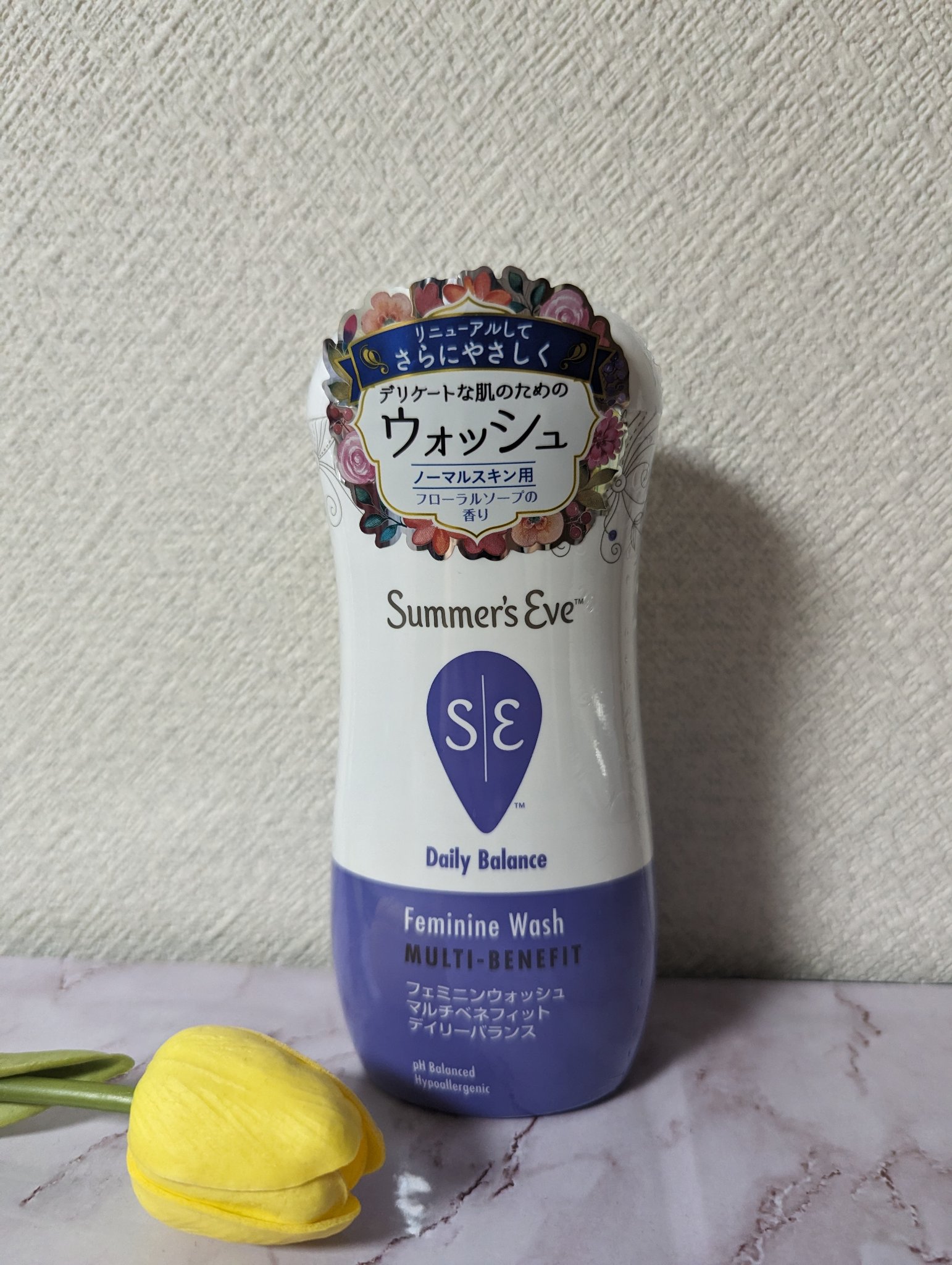デリケートゾーン用だから肌に優しいジェルでリピ有り

Summer's Eveサマーズイブフェミニンウォッシュ マルチベネフィットデイリーバランス

今まで乾燥肌用のピンク使ってましたが在庫がなく紫を購入

香りとしては強くないです。洗い心
