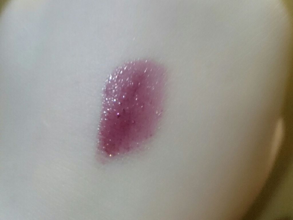 ウォーター シャイニー ボリューミー パール 104 スウィート ストロベリー/MAYBELLINE NEW YORK/口紅を使ったクチコミ（2枚目）