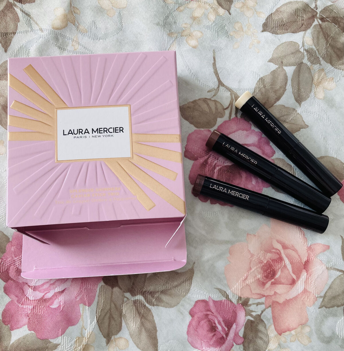 スプレンディド シマーズ キャビアスティック トリオ /ローラ メルシエ/メイクアップキットを使ったクチコミ（1枚目）