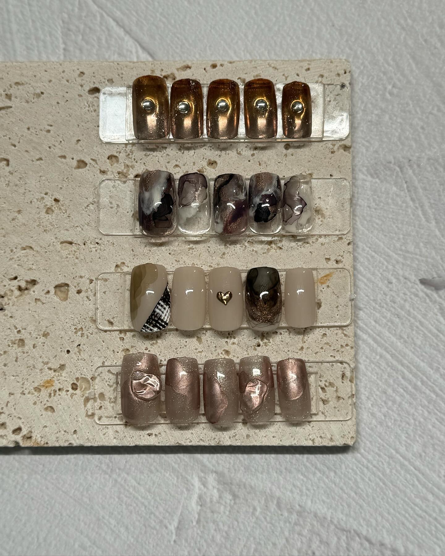 #ネイル,#手書きネイル,#ニュアンスネイル,#マグネットネイル,#トレンドネイルのネイルデザイン