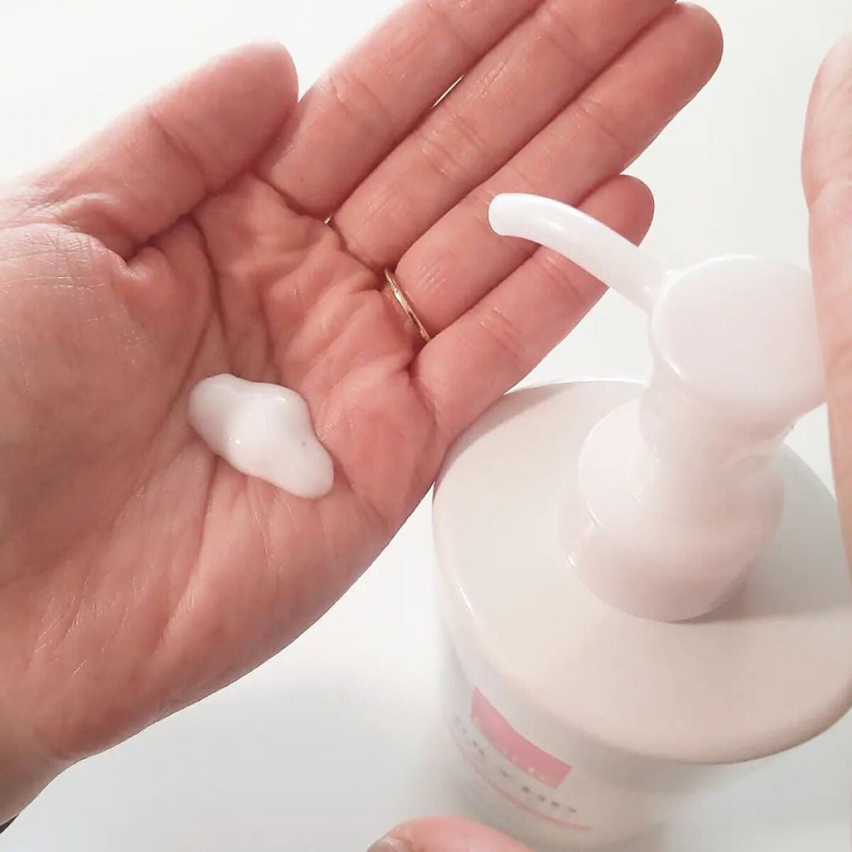 モイスチュア フェイス&ボディローション/カルテHD/ボディローションを使ったクチコミ(3枚目)