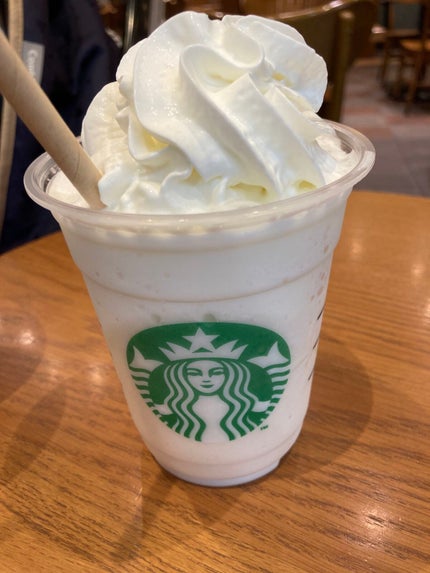 れゃん on LIPS 「※美容に関係ないですが、、、スタバの限定のみました。めっちゃあ..」(4枚目)