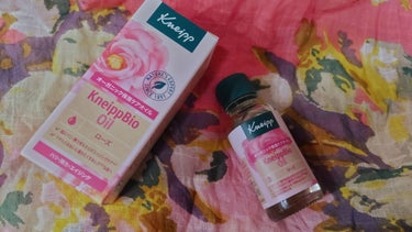 エイジングケアもできちゃうオイル🌹
クナイプ✨
クナイプビオ オイル ローズ
20ml
生花の薔薇の蕾みたいなフレッシュな香り🌹
ふんわり漂う程度で、長時間香るものでもないので使いやすいと思いました🍀
