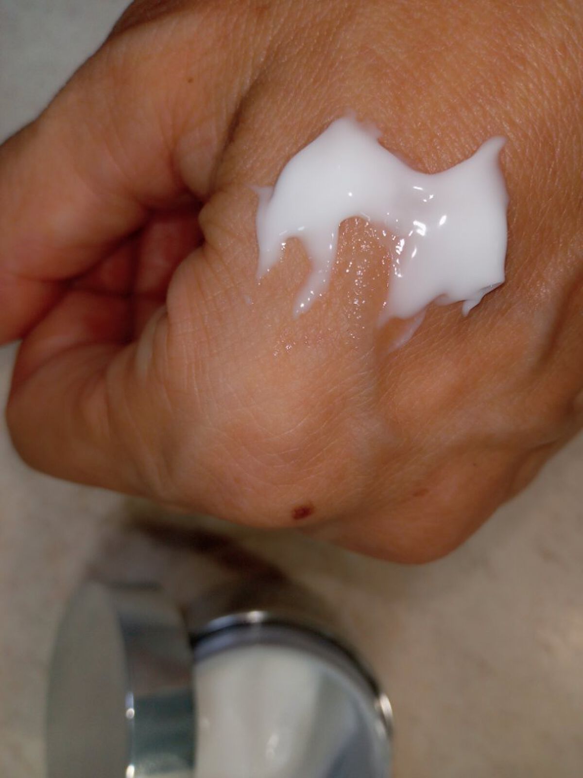 薬用 メラノ レジスト クリーム/DHC/フェイスクリームを使ったクチコミ（3枚目）