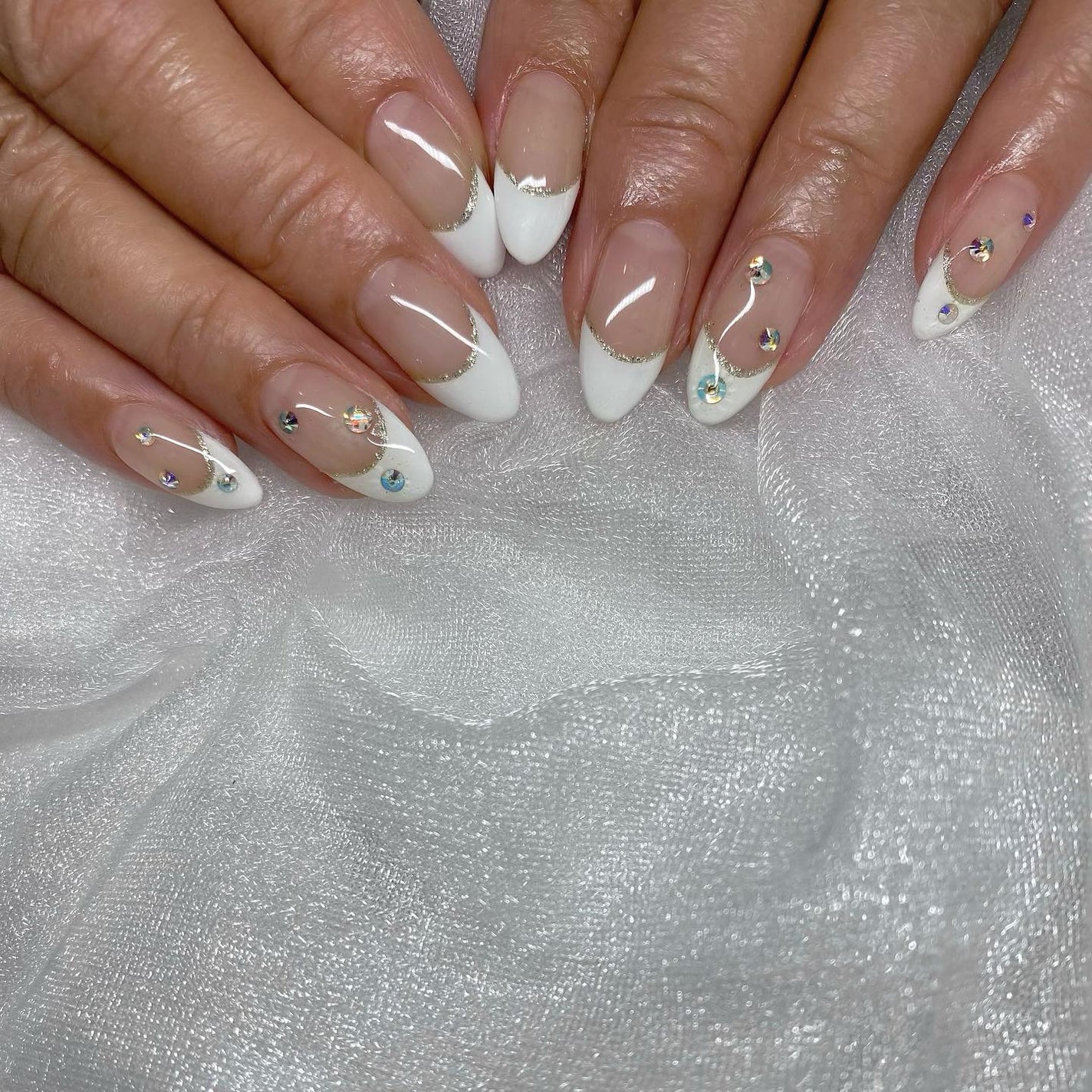 kanna on LIPS 「・・・定番のフレンチも、年末年始らしくオーロラのストーンを散ら..」(1枚目)