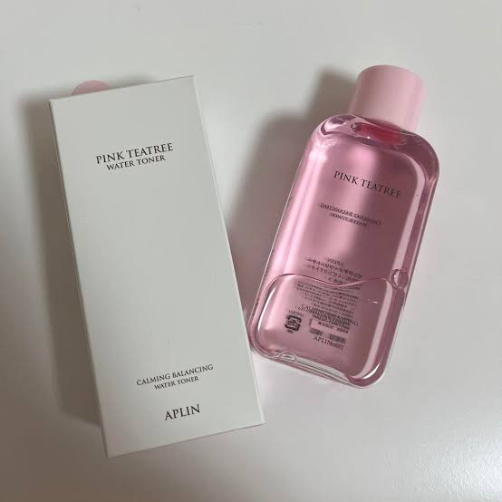 【商品】APLIN　ピンクティーツリートナー
【商品の特徴】ティーツリー成分とシカ成分を配合。
豊富な水分補給と鎮静ケアをしてくれる化粧水。
【肌質】敏感肌
【テクスチャ】サラサラしてる化粧水。バシャバシャ使いたくなるテクスチャーです😂
