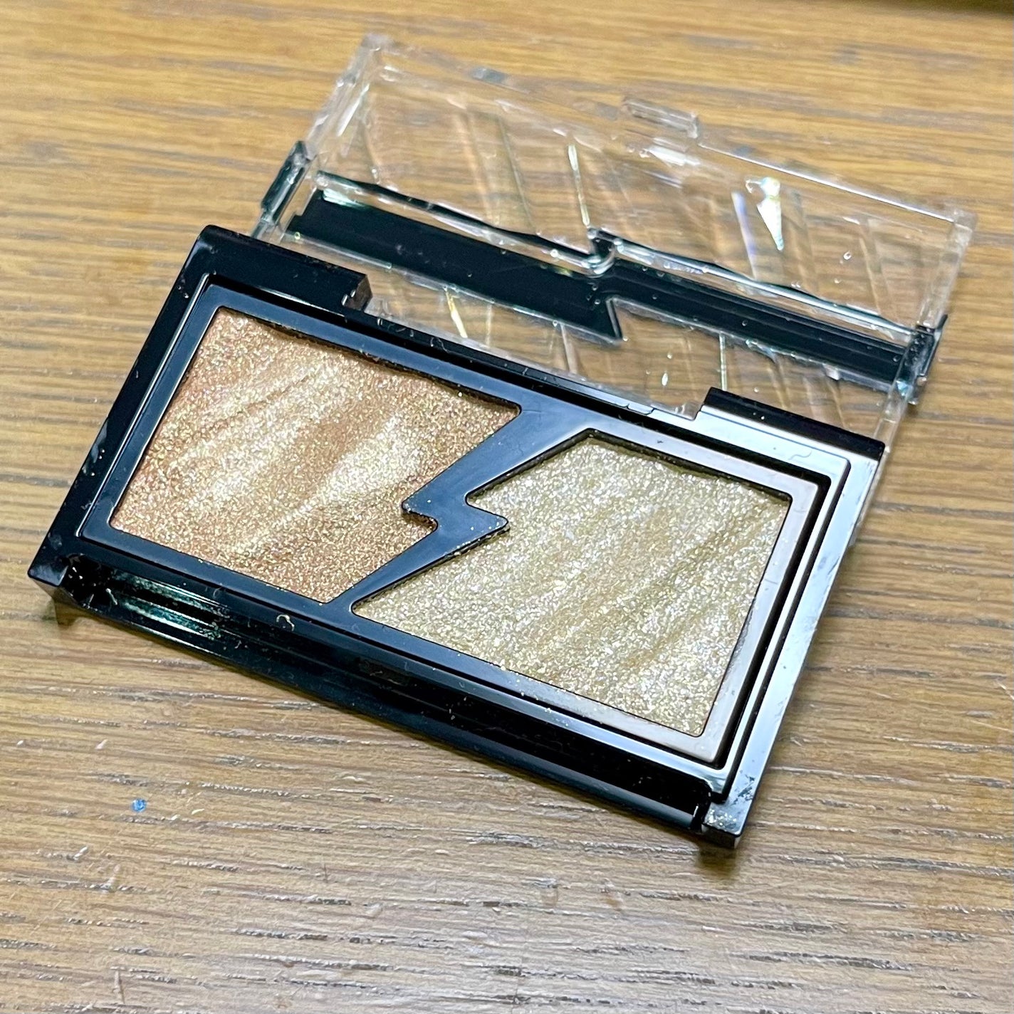 エレクトリックショックアイズ /KATE/アイシャドウパレットを使ったクチコミ(2枚目)