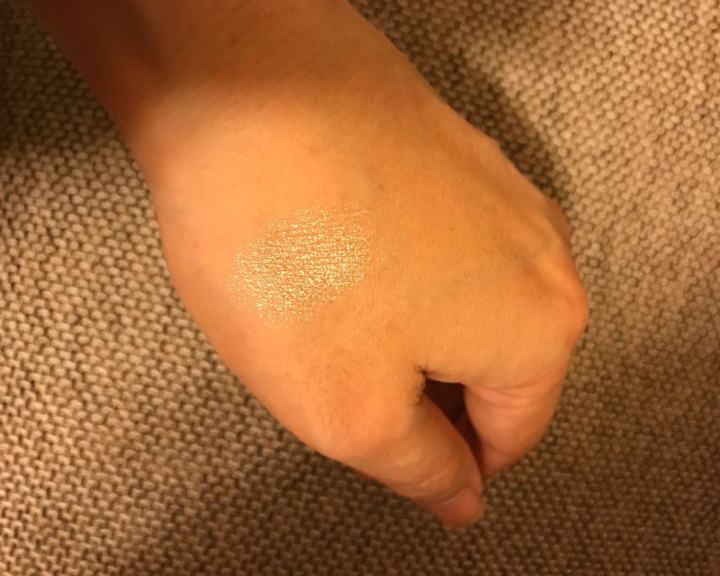 wet 'n' wild MegaGlo Highlighting Powderのクチコミ「
YouTuberさんが紹介してたハイライトをAmazonで購入
到着するまで2週間以上かかり.....」（3枚目）