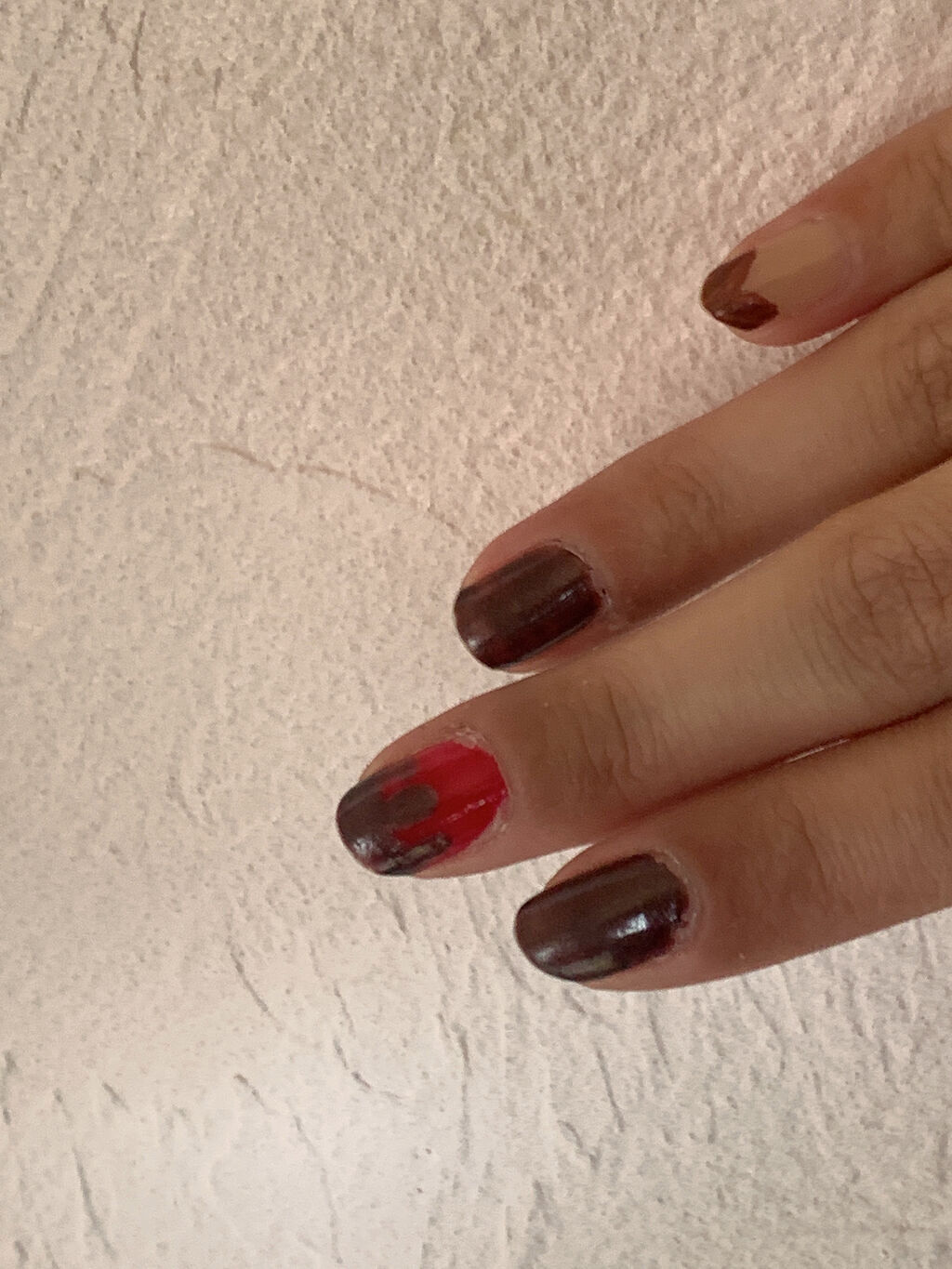 gene TOKYO ネイル レッド/DAISO/マニキュアを使ったクチコミ（2枚目）