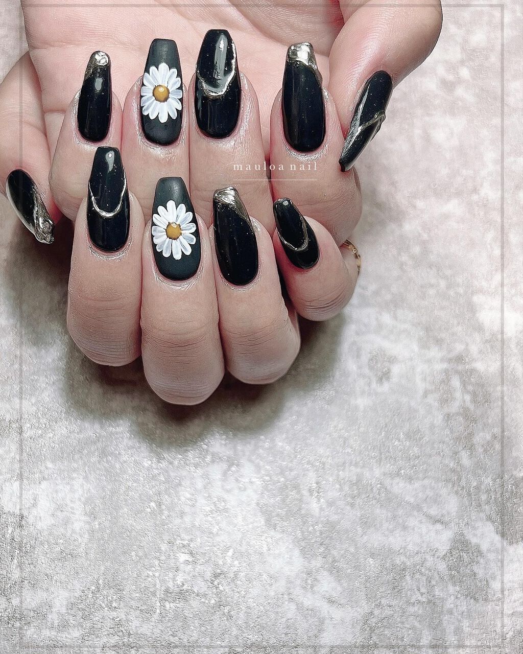 #フレンチネイル,#ネイル,#アートネイル,#春ネイル,#ミラーアートネイル,#サンドジェルネイル,#フレンチネイル,#砂ネイル,#ミラーネイル,#手書きアートネイル,#フラワーネイル,#お花アートネイル,#メタリックネイル,#春ネイル,#天王寺ネイルのネイルデザイン