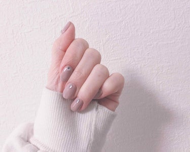 セルフネイル💅
今回はシンプルにワンカラーネイル💛
というのも子供が寝てるうちしかやる時間ないから、あんまり時間かけられないだけ…
この色私の肌の色に合ってない気がする。

petit price co