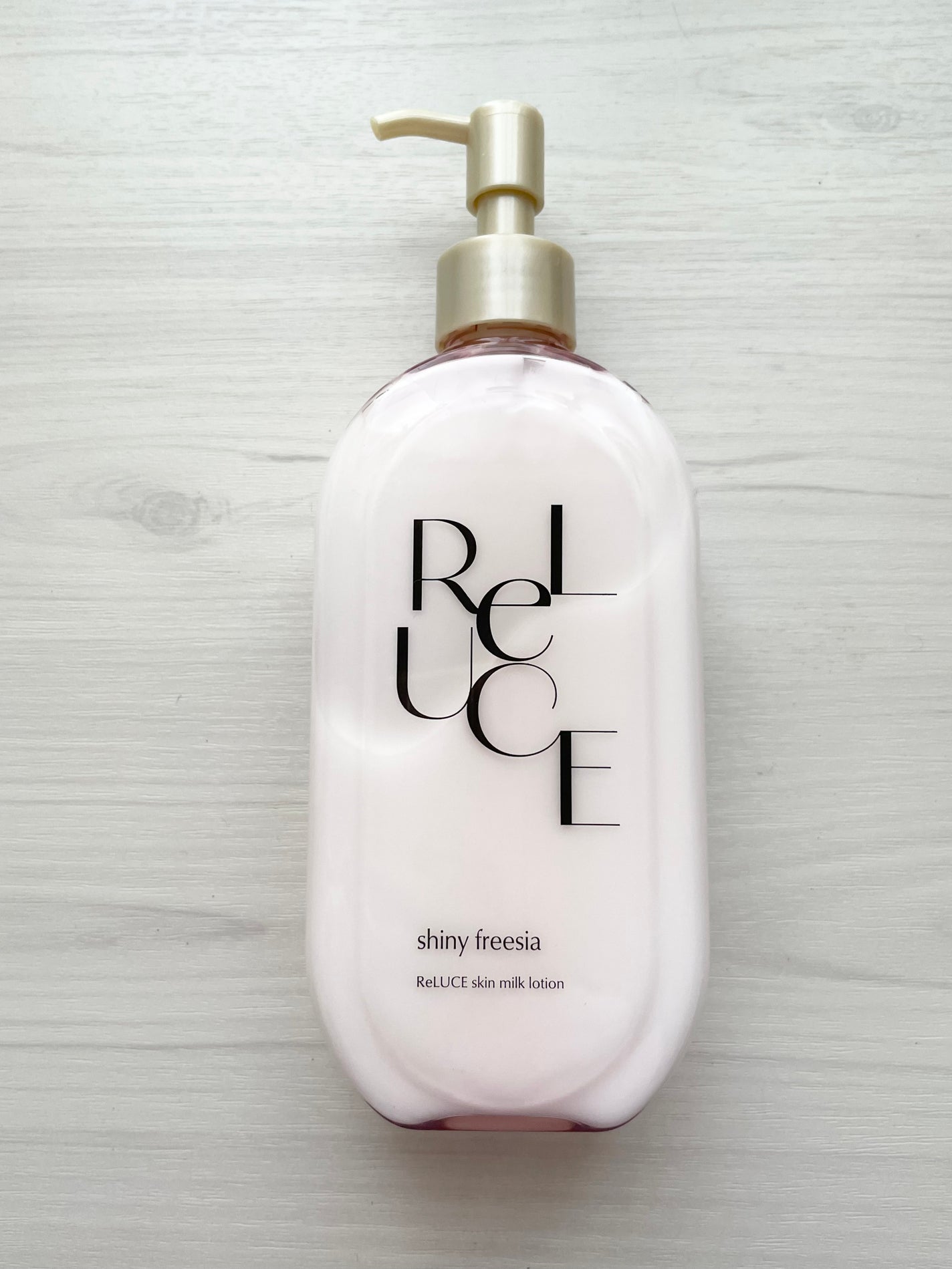 リルーチェ スキンミルクローション シャイニーフリージア/コスメテックスローランド/ボディローションを使ったクチコミ(1枚目)
