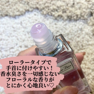 Dior ミス ディオール ブルーミング ブーケ ローラー パールのクチコミ「大人気ミスディオールの香水♡

こちらはロールタイプで手首や首筋になめらかに
フィットしてくれ.....」（3枚目）