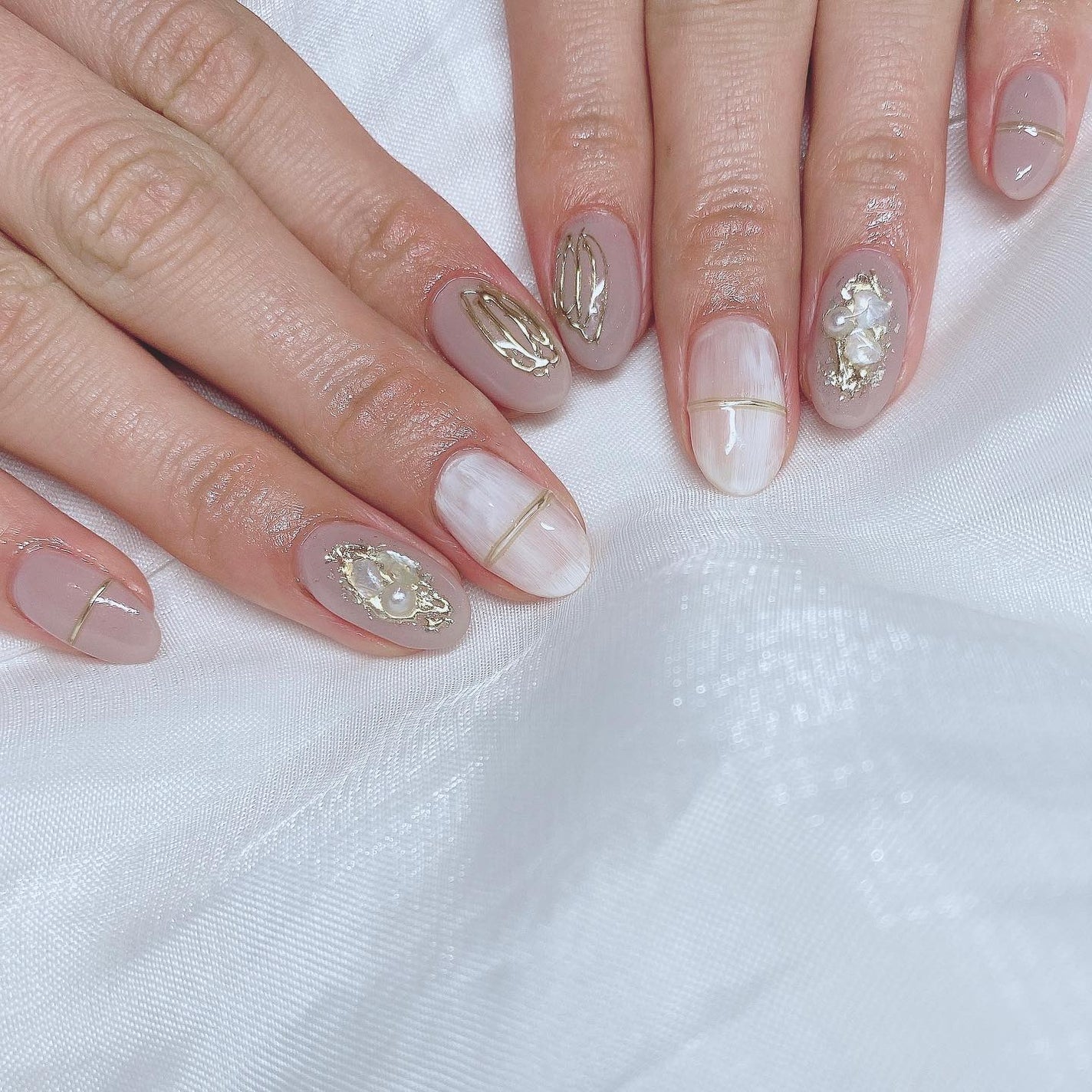 kanna on LIPS 「・・・人気グレージュ秋ニュアンスのアレンジバージョン🍂🤎🤍大理..」(1枚目)