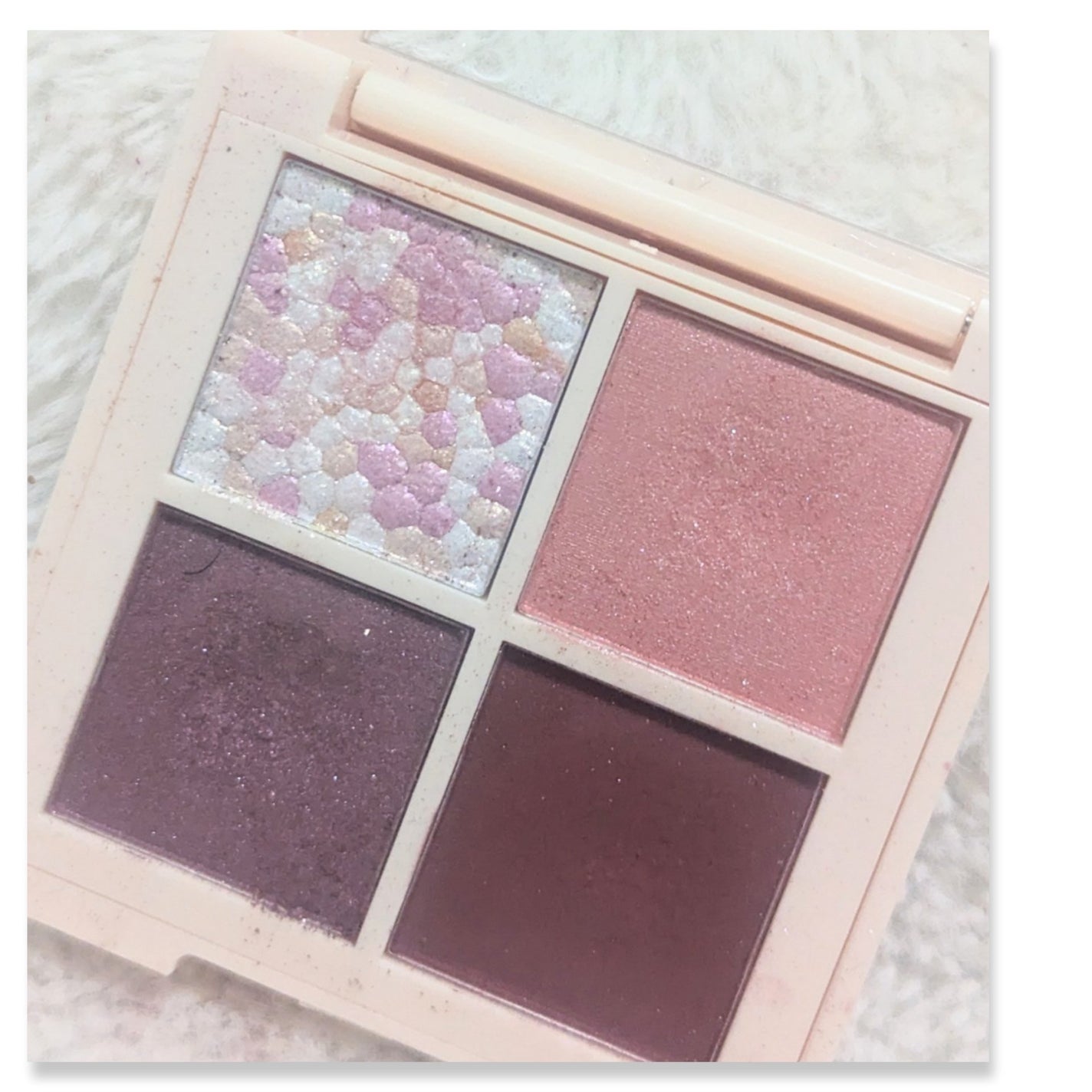 レブロン ダズル アイシャドウ クアッド/REVLON/アイシャドウパレットを使ったクチコミ(3枚目)