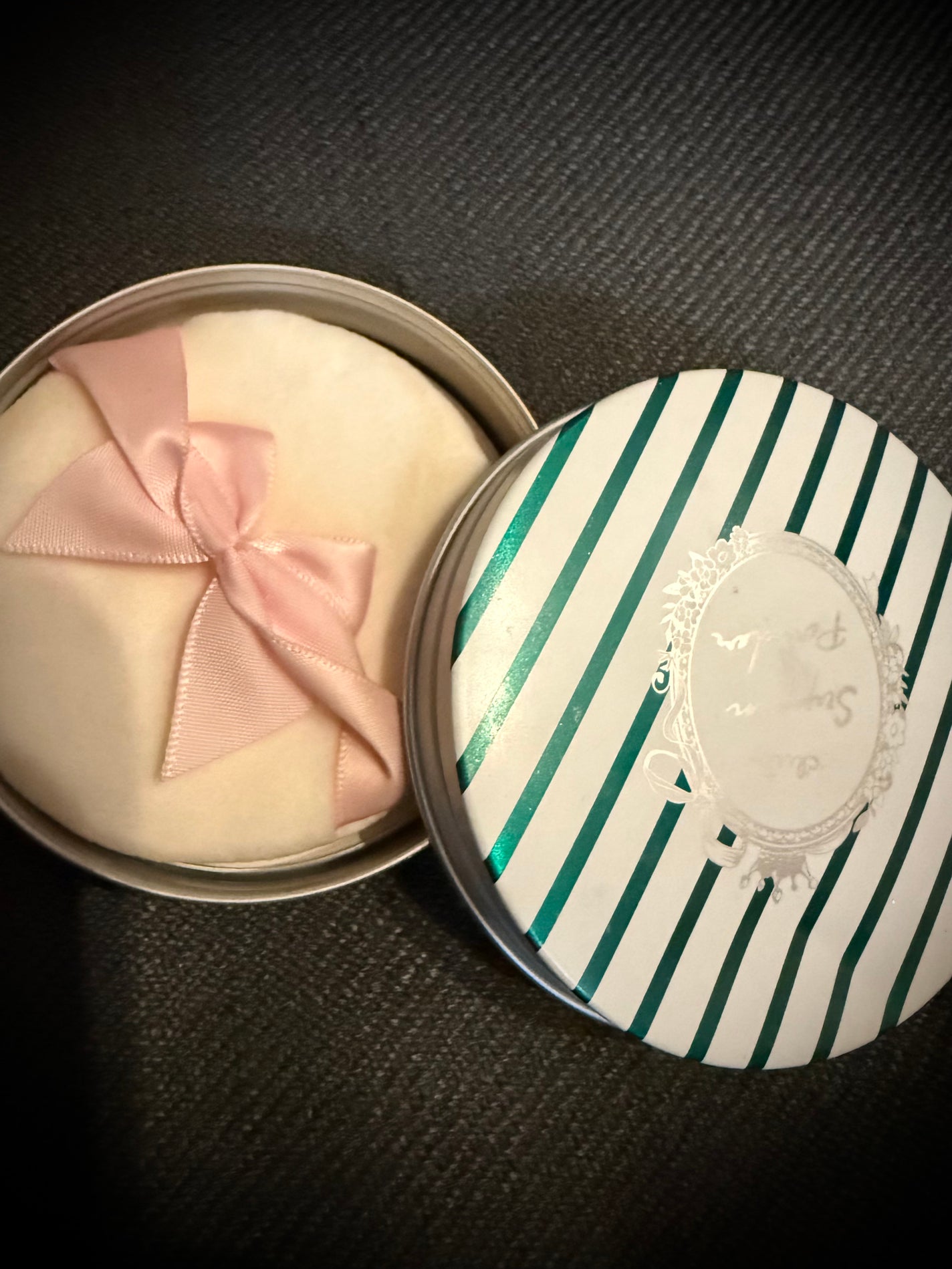 すっぴんパウダーB ナチュラルCICAハーブの香り D/クラブ/プレストパウダーを使ったクチコミ(1枚目)