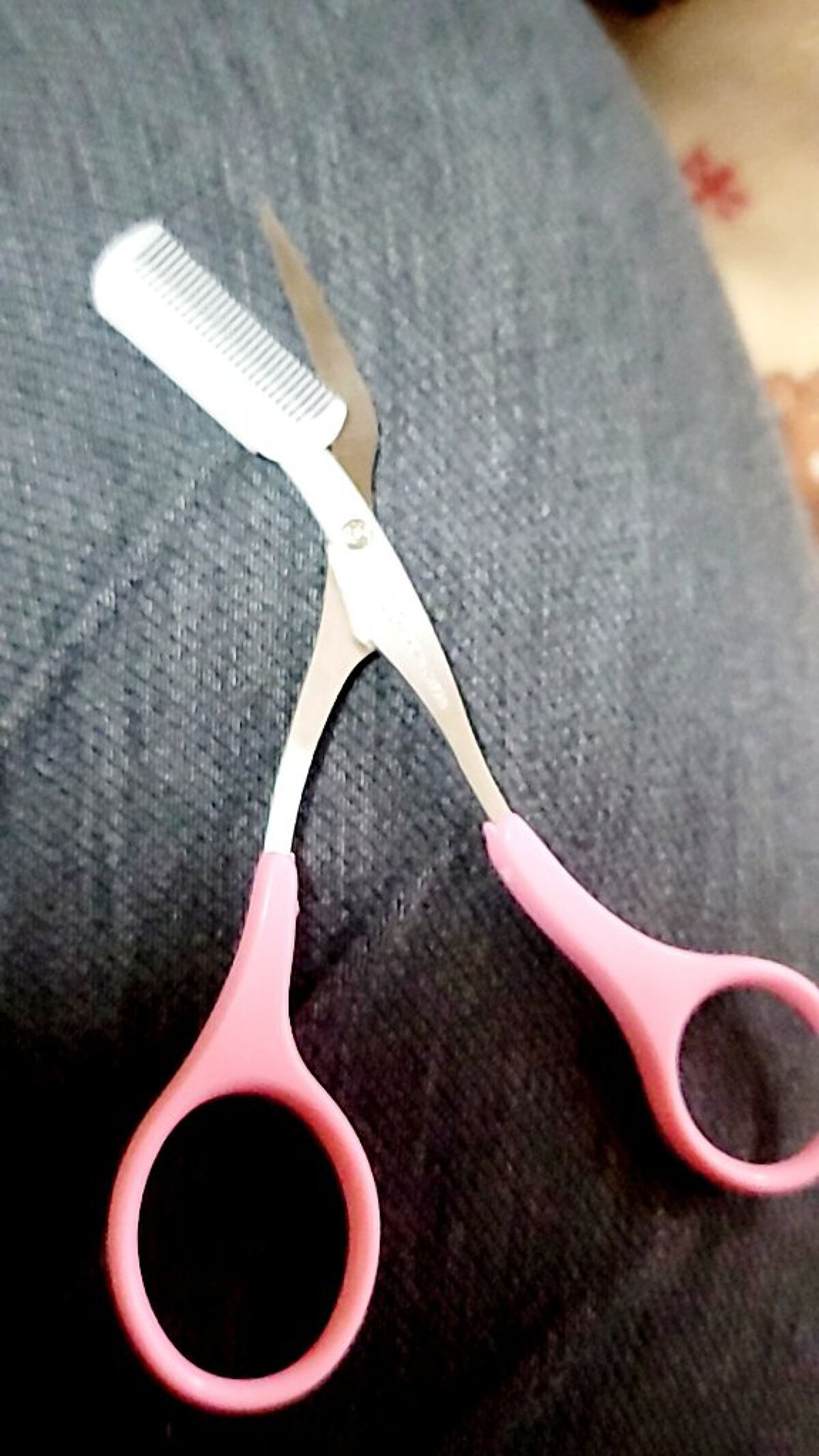 クシ付きマユハサミ/貝印/その他化粧小物を使ったクチコミ（1枚目）