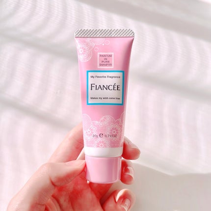 ハンドクリーム ピュアシャンプーの香り/フィアンセ/ハンドクリームを使ったクチコミ(4枚目)