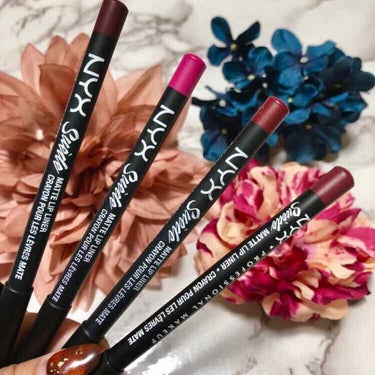 NYX Professional Makeup スリムペンシルリップライナーのクチコミ「こんばんは〜🥰

今日はNYXのリップライナーについてのレビューをしてみました😊

私は唇の元.....」（1枚目）