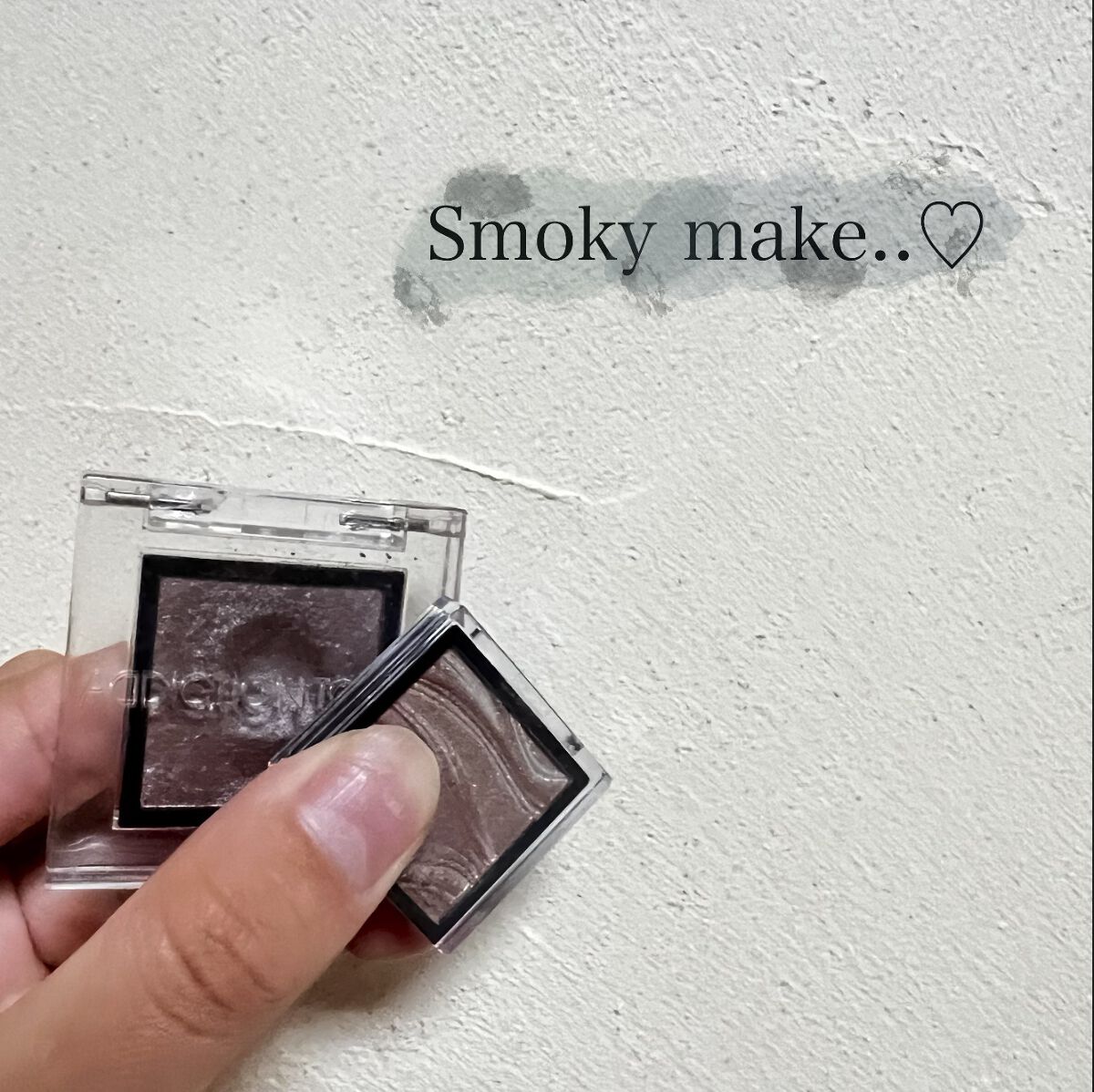 CLIO・ADDICTION・マキアージュのパウダーアイシャドウを使った口コミ