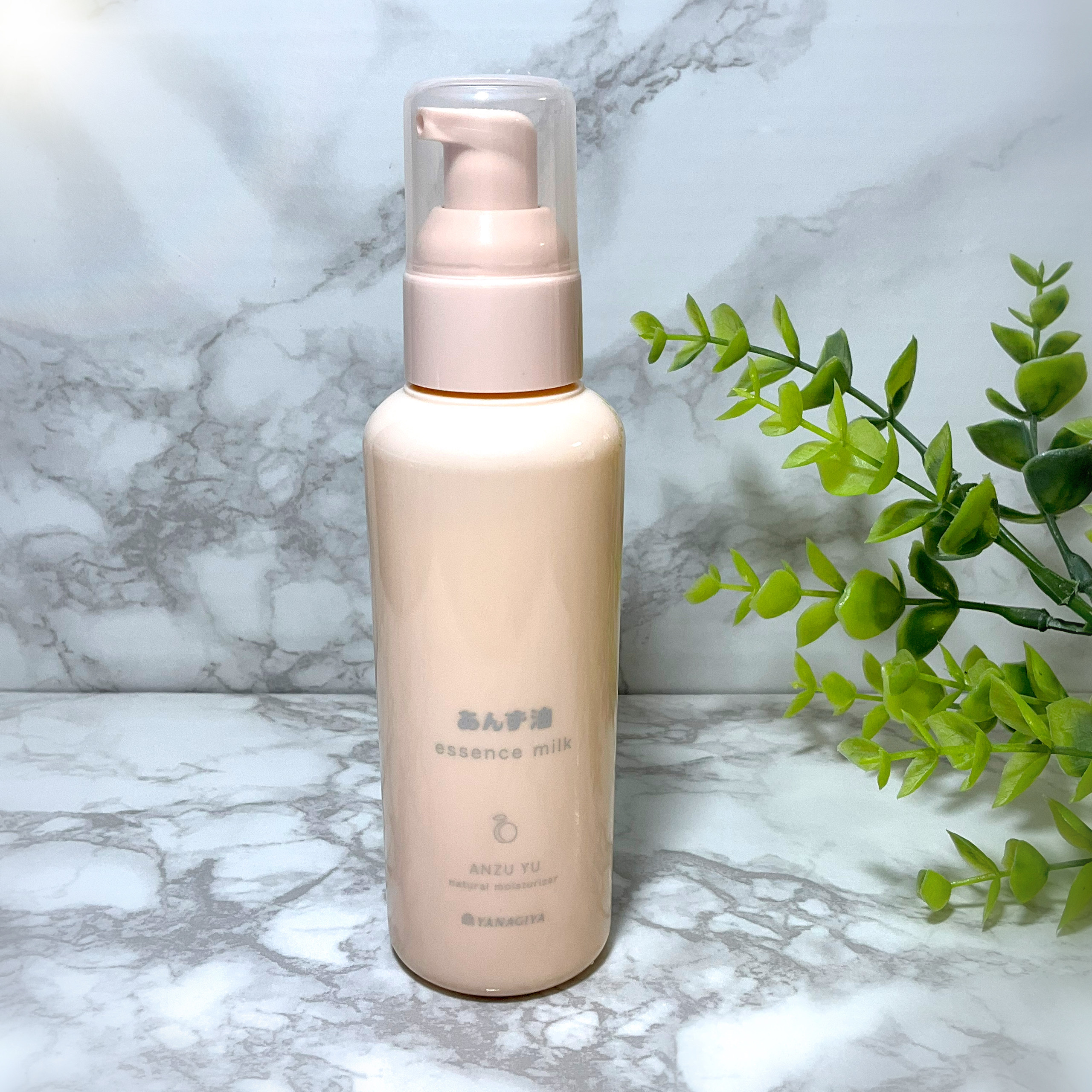 柳屋あんず油 柳屋 あんず油 髪の浸透エッセンスミルクのクチコミ「柳屋本店
柳屋あんず油　髪の浸透エッセンスミルク

３つのアンズ成分による高保湿効果のミルク処.....」（1枚目）