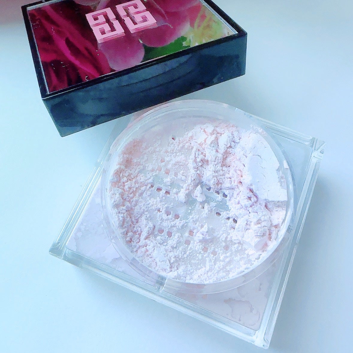 プリズム・リーブル/GIVENCHY/ルースパウダーを使ったクチコミ(4枚目)