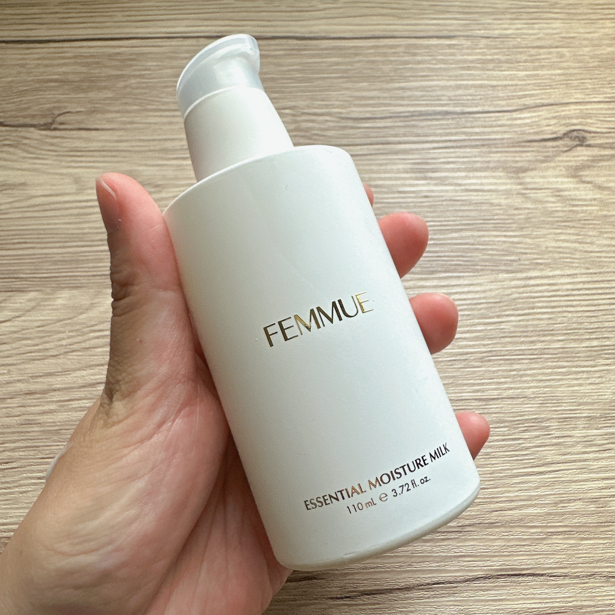 FEMMUE エッセンシャル モイスチャーミルク FEMMUE❤️エッセンシャルモイスチャーミルク⁄イルミナスベルベットの