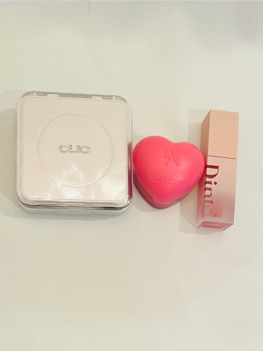 Tomoko/見えない世界から届ける“儚げ透明感メイク“ on LIPS 「メガ割購入品届いた📬長くなりそうだから投稿を分けて紹介するね🗒..」(1枚目)