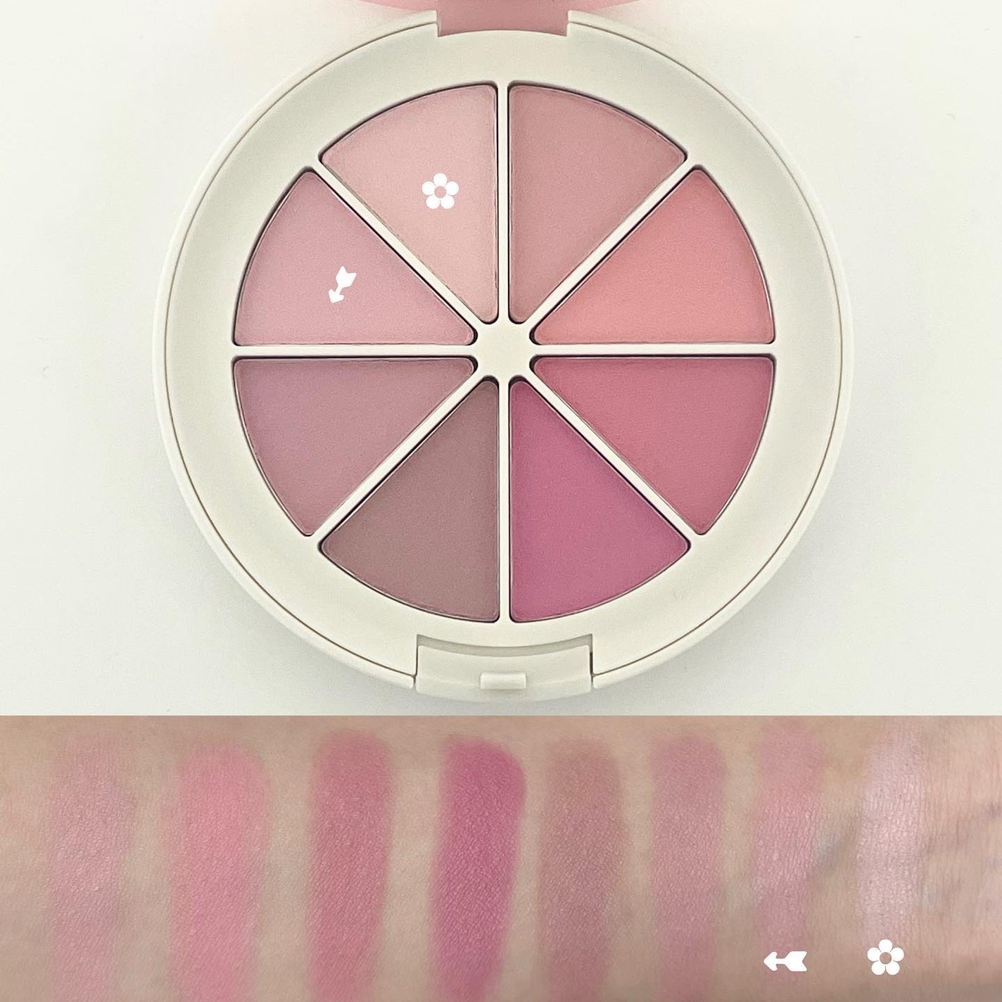 mari on LIPS 「.𝗟𝗮𝗸𝗮𝖬𝗂𝖽-𝖳𝗈𝗇𝖾𝖢𝗈𝗅𝗅𝖾𝖼𝗍𝗈𝗋𝖤𝗒𝖾𝗌𝗁𝖺𝖽𝗈𝗐..」(2枚目)