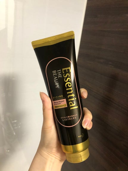 THE BEAUTY 髪のキメ美容プレミアムトリートメント<モイストリペアプレミアム>/エッセンシャル/洗い流すヘアトリートメントを使ったクチコミ(2枚目)
