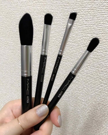 M・A・C ルック イン ア ボックス: ベーシック ブラシ キットのクチコミ「＊MAC マック＊
ルック イン ア ボックス
/ ベーシックブラシ
☑︎462SES ラウン.....」（3枚目）