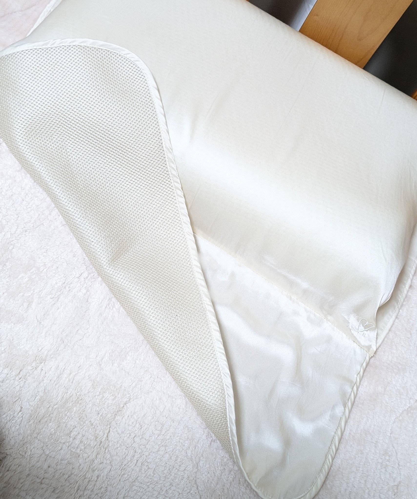 シルクシャイニーピローパッド/コジット/その他を使ったクチコミ（3枚目）