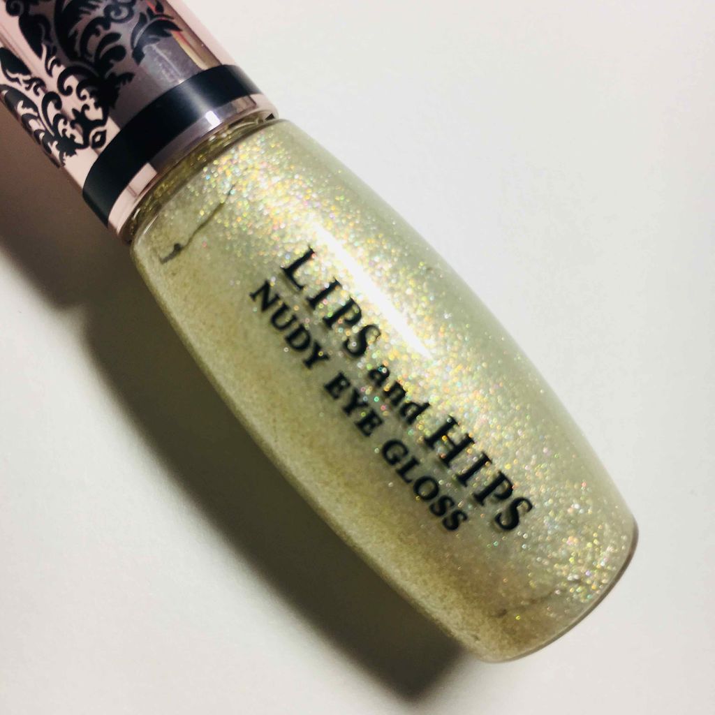 LIPS and HIPS ヌーディ アイグロスのクチコミ「＊質感＊
     リキッドタイプのアイシャドウの中でもかなりサラサラしている方✨伸びもかなり.....」（1枚目）