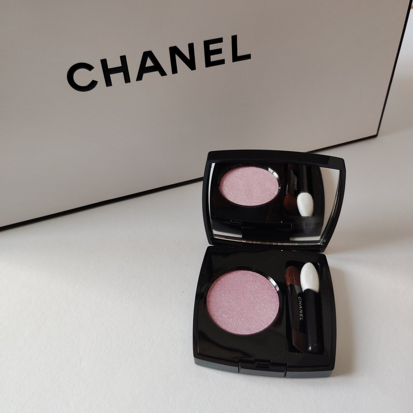 CHANEL オンブルエサンシエル 250モーヴシュクレ アイシャドウ シャネル オンブル エサンシエル|CHANELの口コミ - CHANEL購入品②