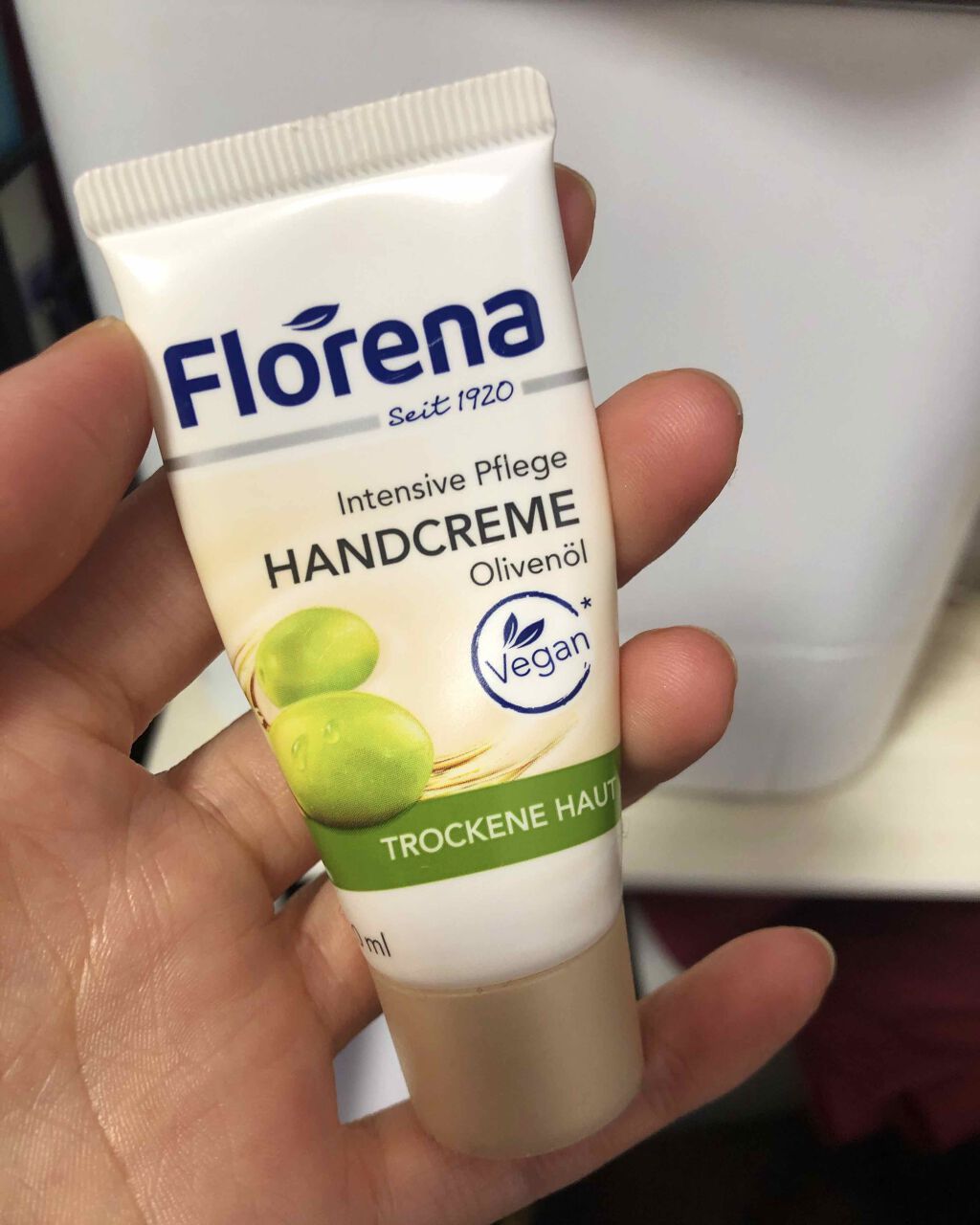 フロレナ カモミール 100ml/フロレナ/ハンドクリームを使ったクチコミ（1枚目）