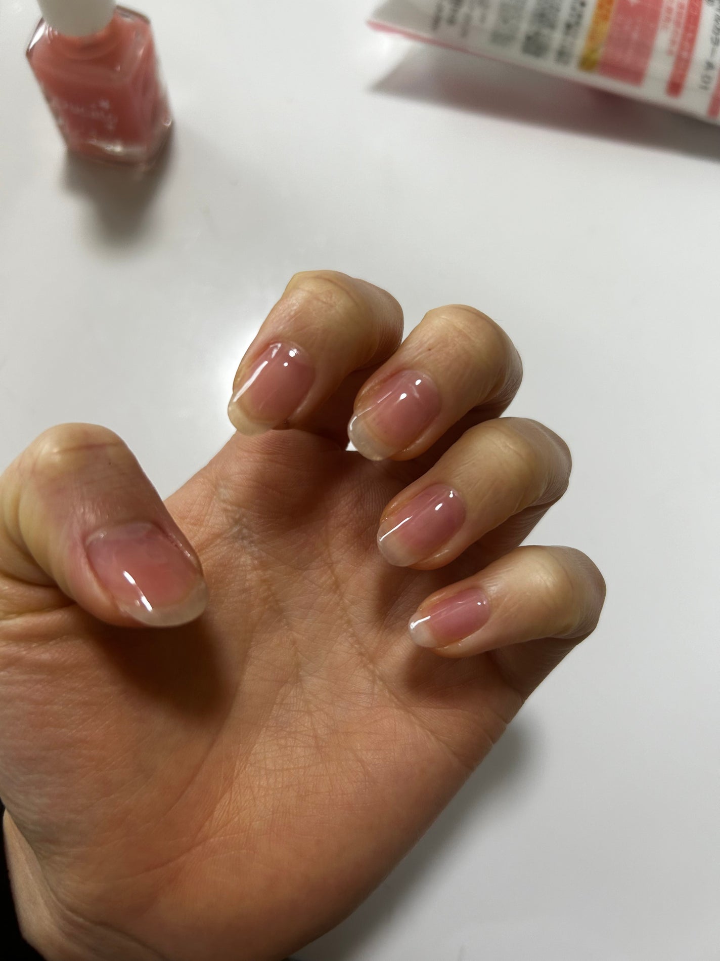 グロッシーネイルカラー A/デュカート/マニキュアを使ったクチコミ(2枚目)