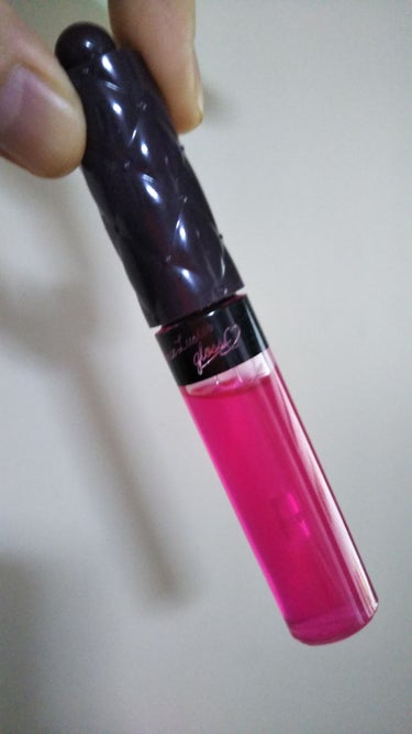 キス ニュアンスラスターグロス 02 Mellow Pinkです:D

透明なピンクがキレイなのとスパチュラタイプが好きなのでつい購入。

サラッとしたテクスチャーのグロスでベタつきません。

スパチュ