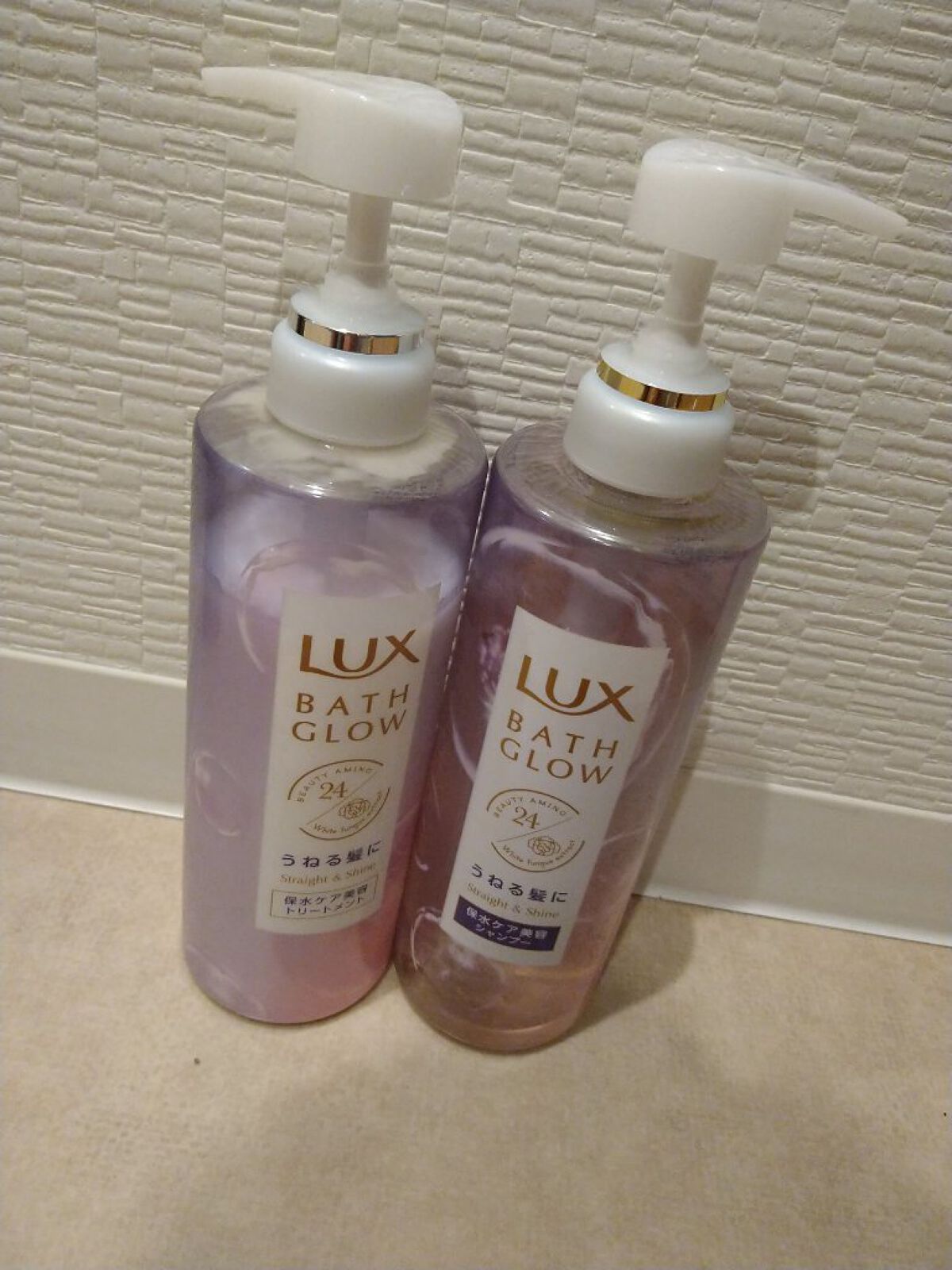 バスグロウ リペア&シャイン シャンプー／トリートメント
うねる髪の毛にピッタリ😂👏
お試ししてみたよーーーーー❤️😂

お写真の通り基本的に、うねる私の髪の毛！

これがバスグロウ リペア&シャイン シャンプー／トリートメントでどん