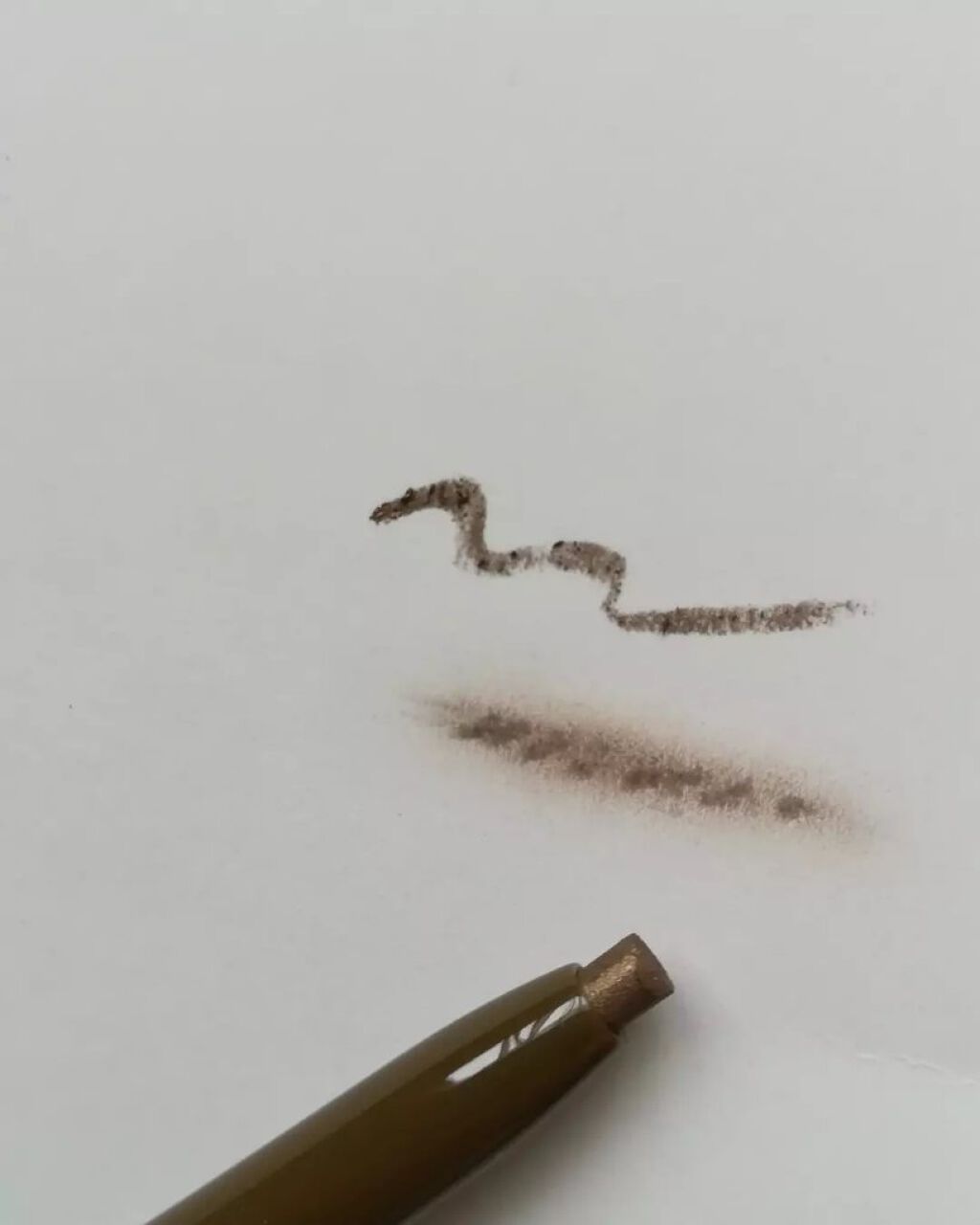 アヴァンセ ジョリ・エ ジョリ・エ クリーミィカラーライナー/アヴァンセ/ペンシルアイライナーを使ったクチコミ(3枚目)