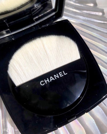 CHANEL プードゥル ルミエールのクチコミ「🦢
︎

 𝖢𝖧𝖠𝖭𝖤𝖫
 プードゥル ルミエール
 40 ホワイトオパール꙳ 

┈┈┈┈┈.....」（3枚目）