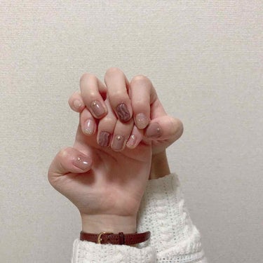 初めてジェルネイル を自分以外の人に
させていただきました💅

色んな画像参考にして少しくすんだ
ブラウンとゴールドをベースに
してみました！

ネイル工房のジェルネイル を
メインに使ってみたけど
色