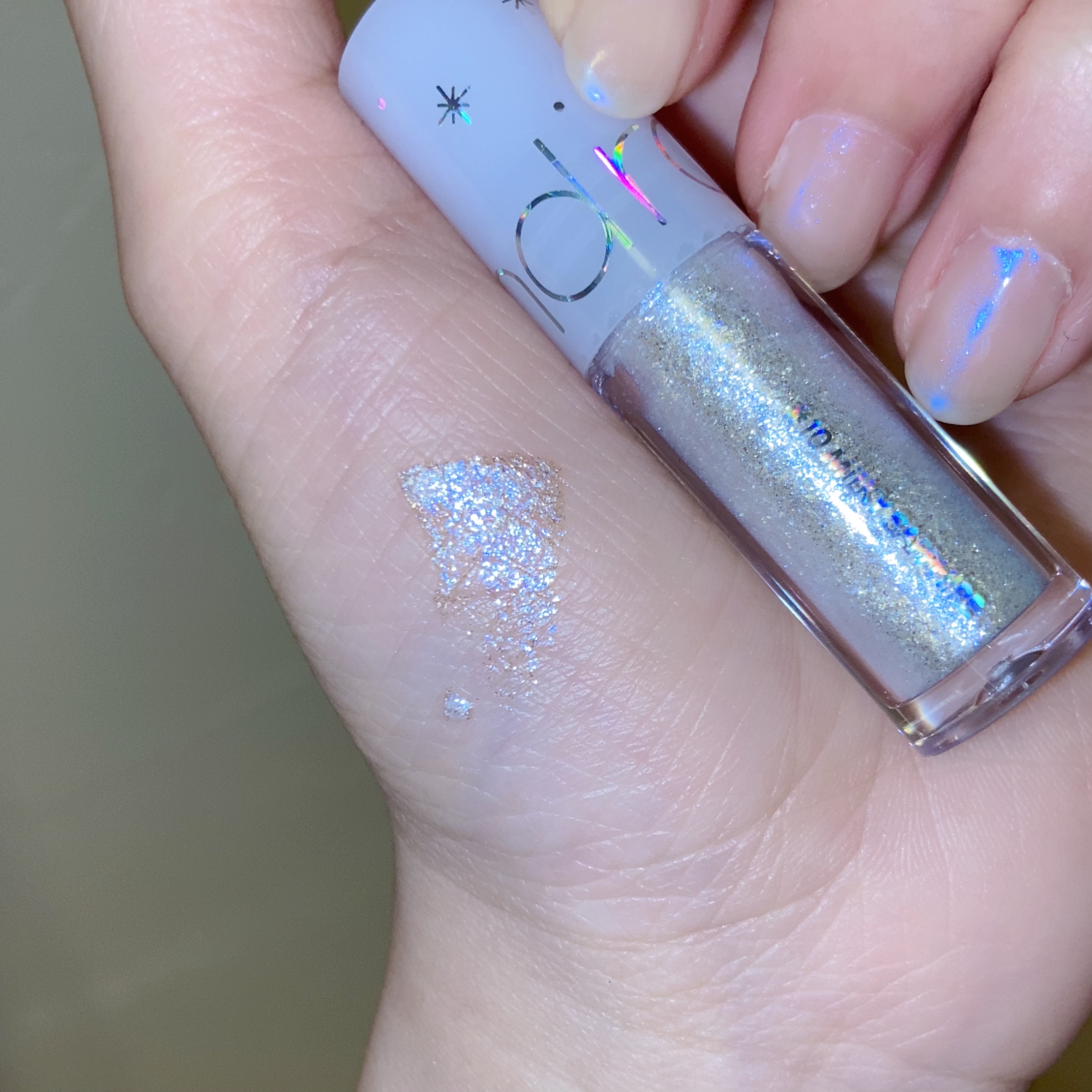 リキッド グリッター シャドウ/rom&nd/グリッターを使ったクチコミ（2枚目）