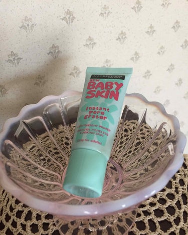 Maybelline New York baby skin instant pore eraser
ベイビースキンインスタントポアイレーザー

透明でサラッとしたテクスチャー
少量でかなり伸び 伸ばすと