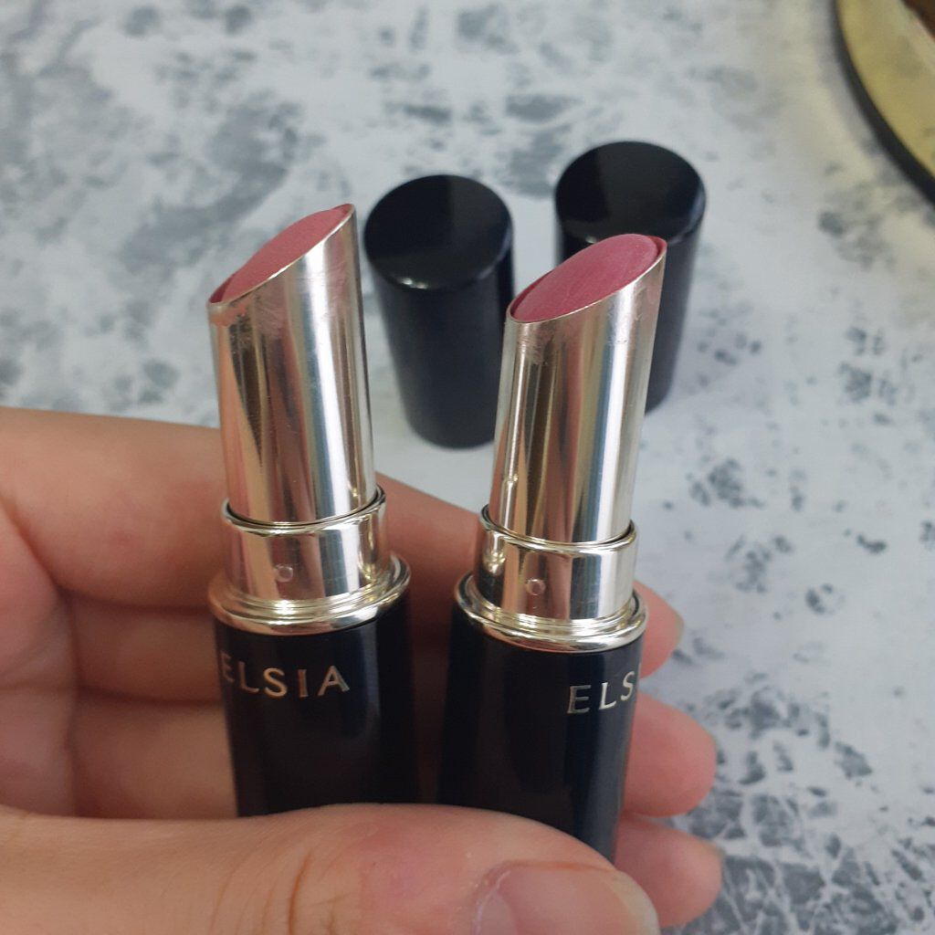 Hina on LIPS 「最近使ってるリップさんたち濃いめのリップすっき!!①エルシア ..」(1枚目)