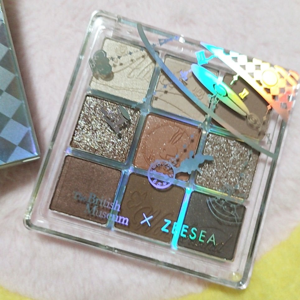 焼き鳥@フォロバ100 on LIPS 「もらった((o(。>ω<。)o))#アイシャドウ#可愛い..」(1枚目)