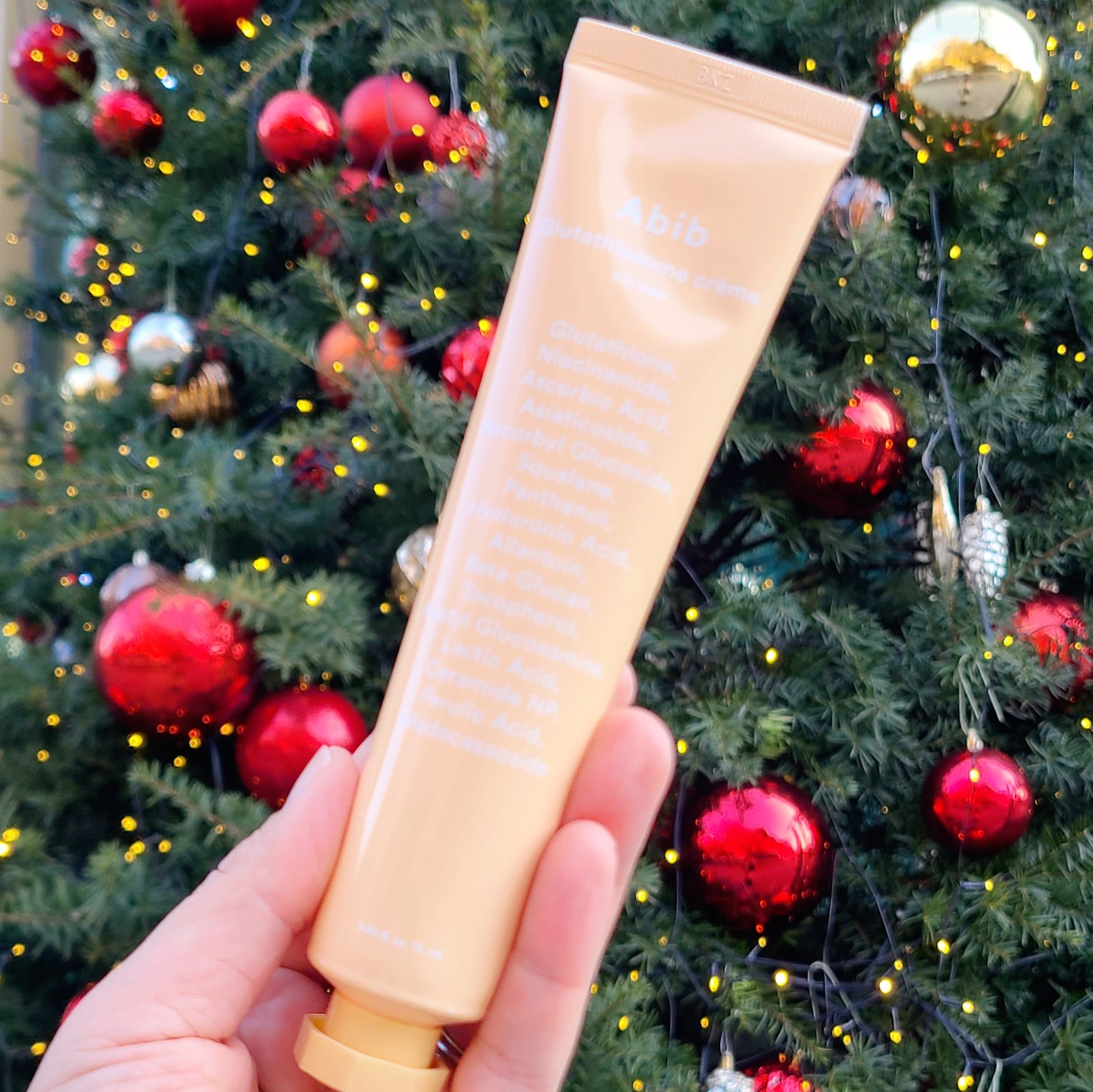 くすみにバイバイ👋希望のクリーム

Abib
グルタチオンソームクリームビタチューブ

香り:無し
触感:やや水っぽいクリーム
つけ心地:軽い

３日でくすみにきく
と言うとんでもない触れ込みのこちら！！！

相変わらずabibさんは低刺