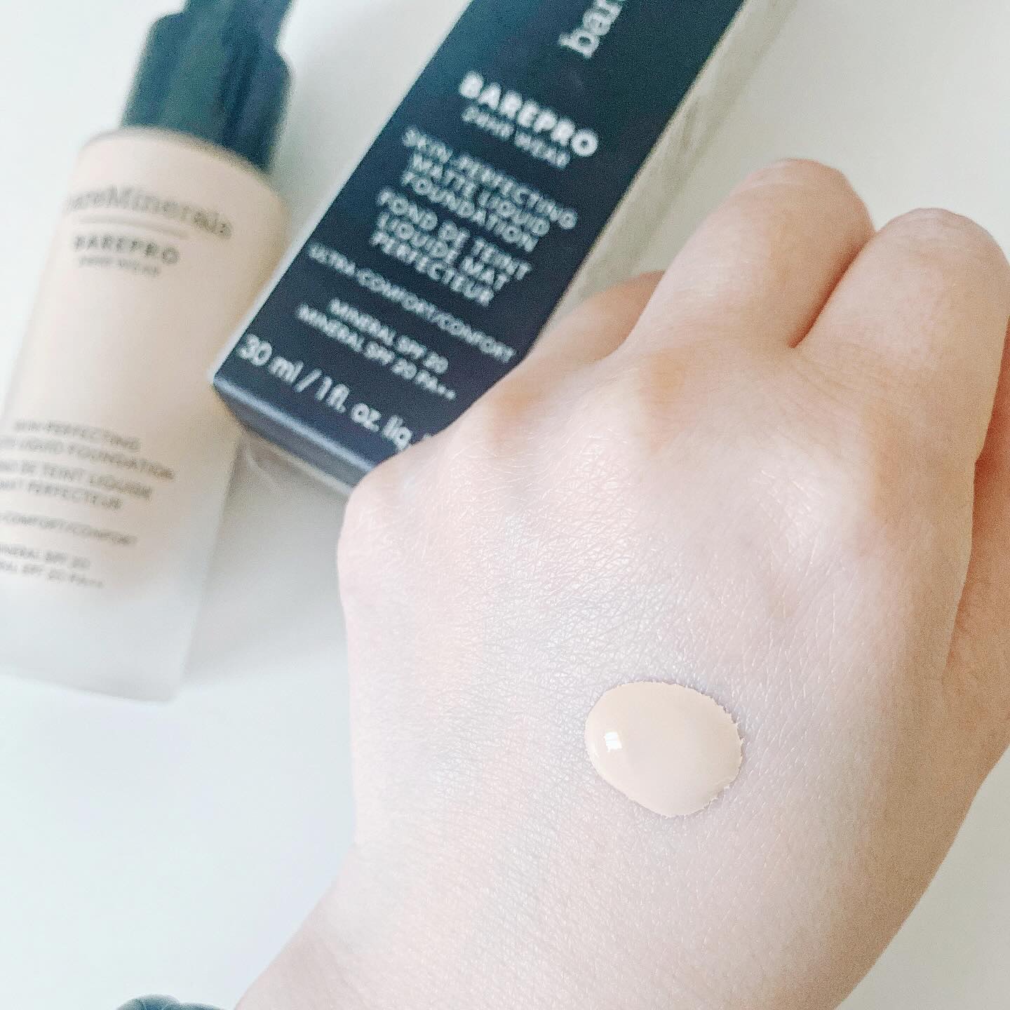 ベアプロ 24HR リキッド ファンデーション フェア 10 ニュートラル/bareMinerals/リキッドファンデーションを使ったクチコミ（2枚目）