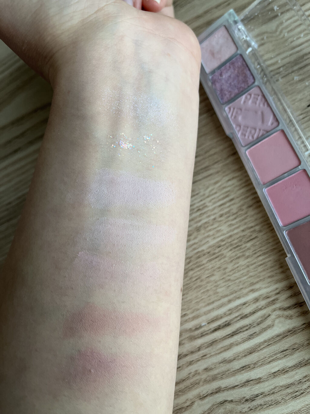 オール テイク ムード パレット(24AD) 【旧】09 MOONLIKE LAVENDER PINK/PERIPERA/アイシャドウパレットを使ったクチコミ（3枚目）