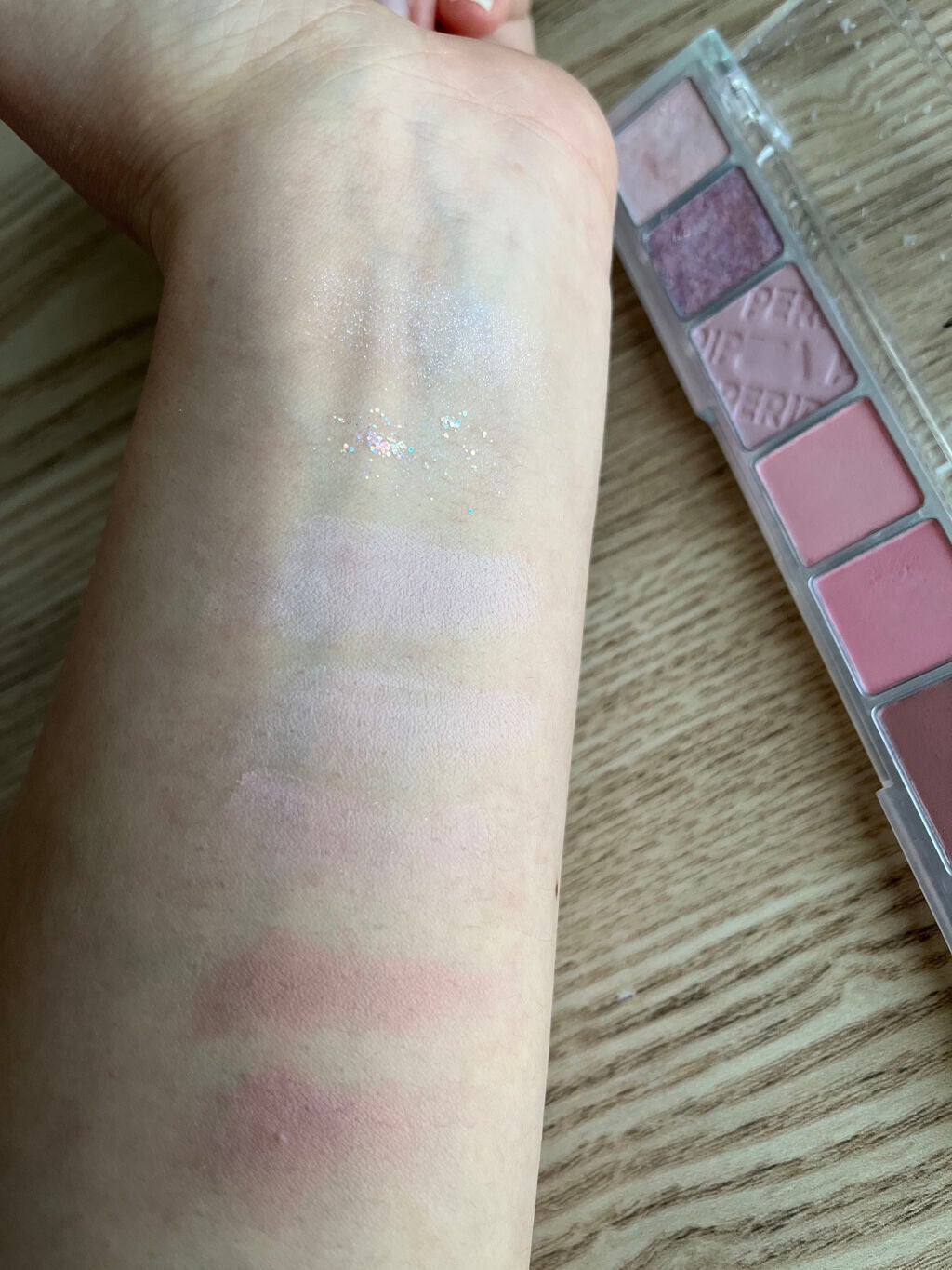 オール テイク ムード パレット(24AD)/PERIPERA/アイシャドウパレットを使ったクチコミ(3枚目)