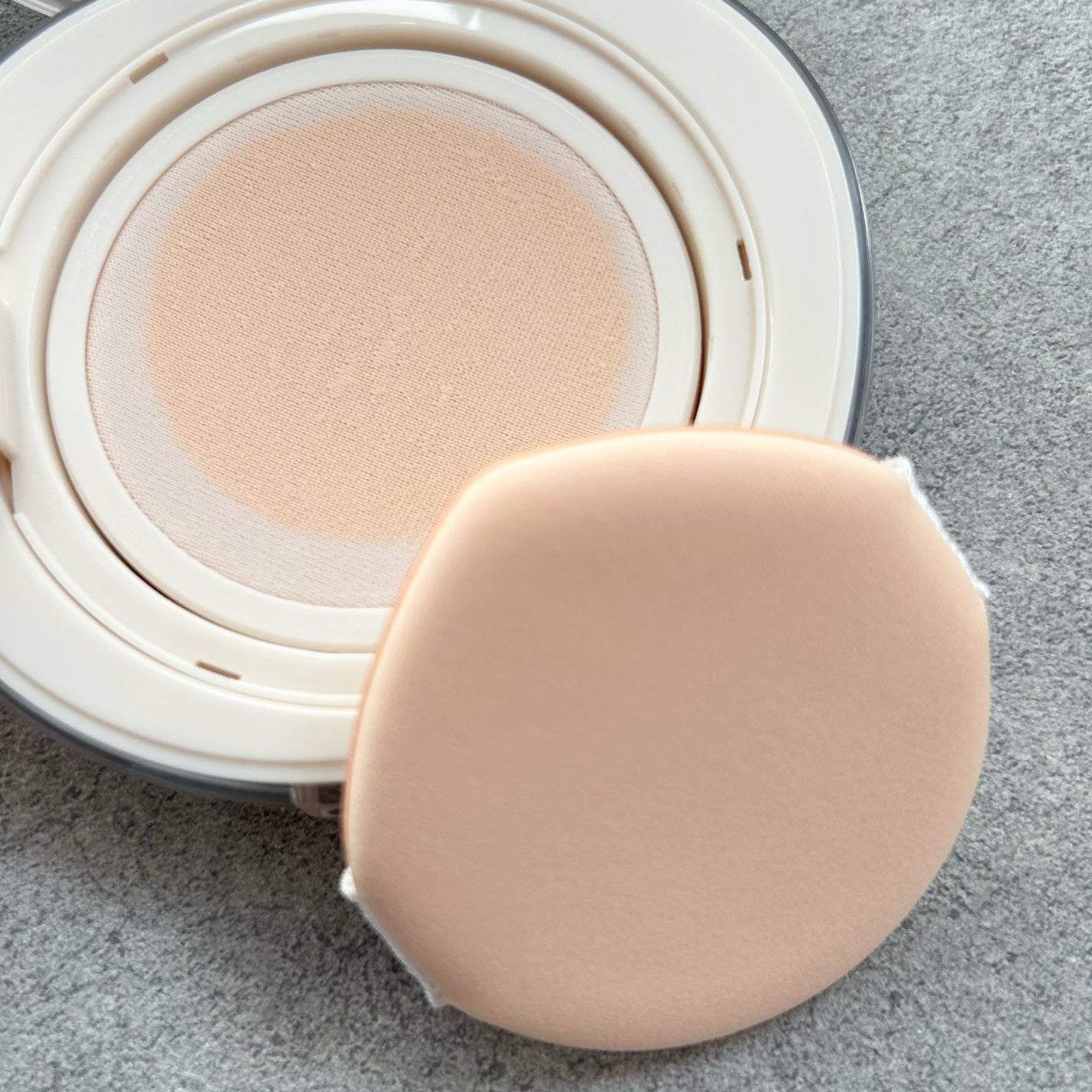 ブリージンググロークッション/Healus/クッションファンデーションを使ったクチコミ(4枚目)